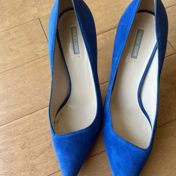 Giorgio Armani royal blue suede pumps - Picture 4 of 11
